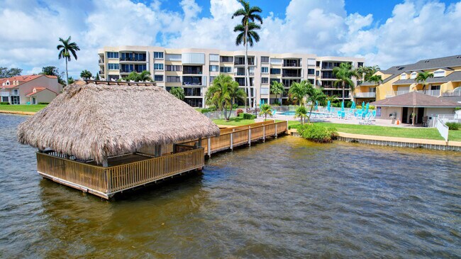 Building Photo - 8200 Lakeshore Dr