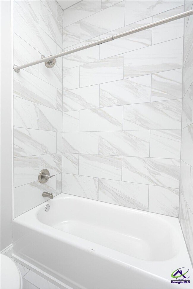 Building Photo - 1013 Northside Dr