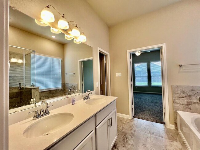 Building Photo - 8719 Arbor Trail Dr