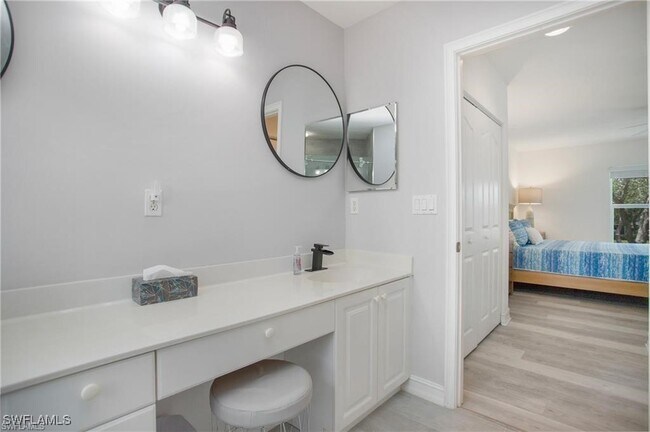 Building Photo - 700 Diamond Cir