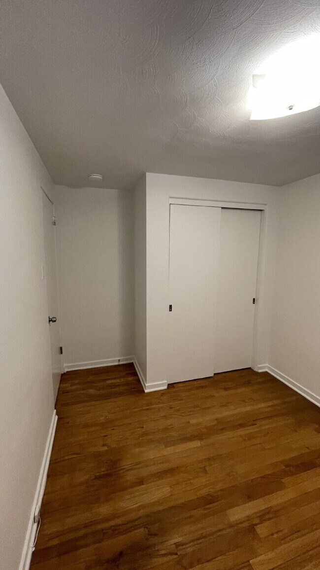 Building Photo - Charming 3 bed, 2 bath with finished basement!