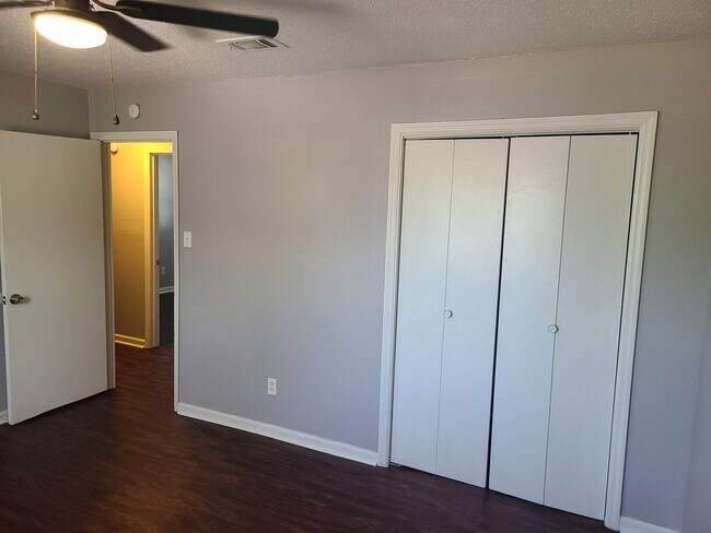 Building Photo - QUESTIONS PLEASE CONTACT LANCE GARNER 501-912-6020
