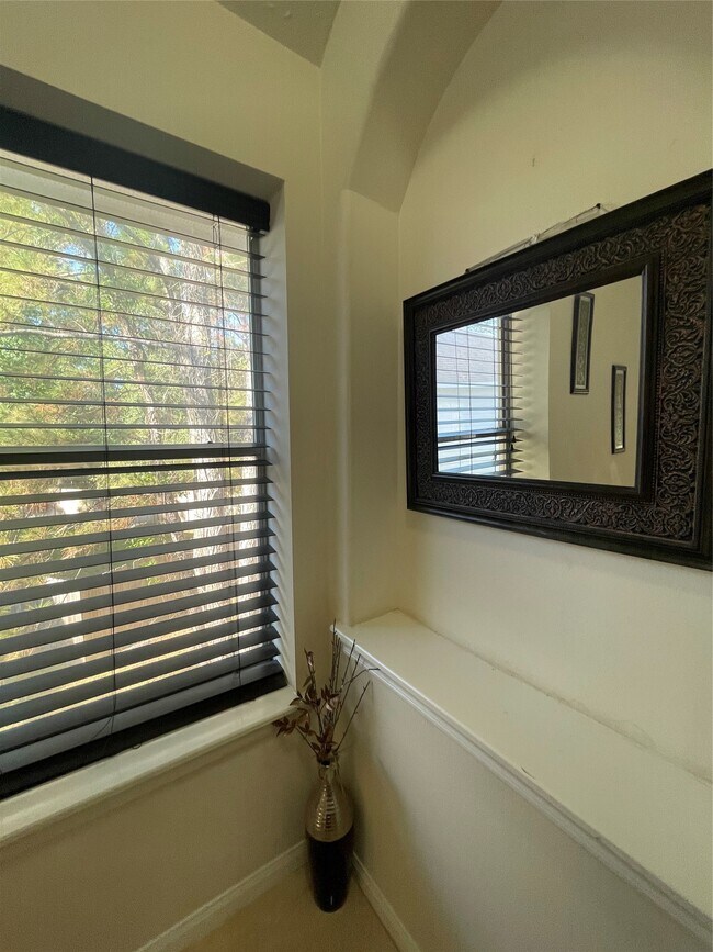 Building Photo - 26864 Calgary Pointe Dr