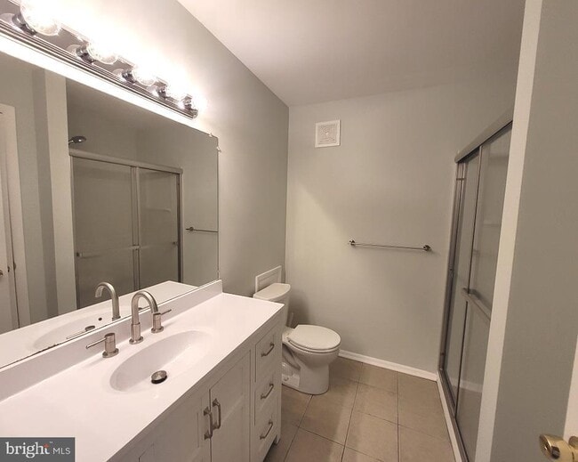 Building Photo - 808 Hickory Cir
