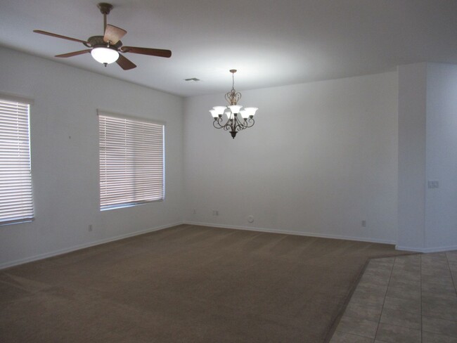 Building Photo - 4 Bedroom Home in North East Mesa!