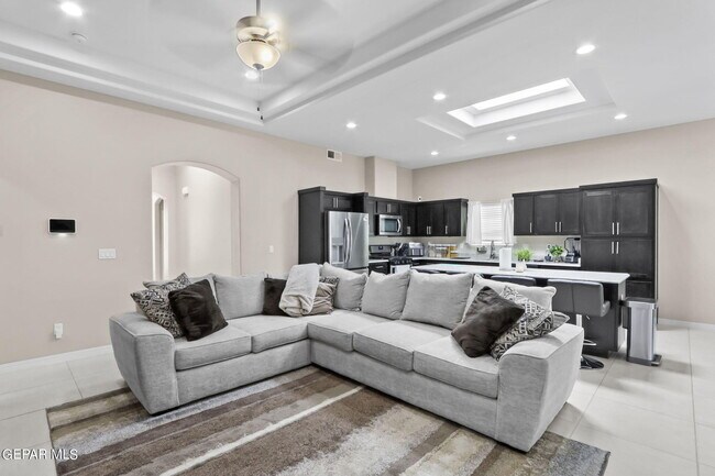 Building Photo - 629 Guy Meyers