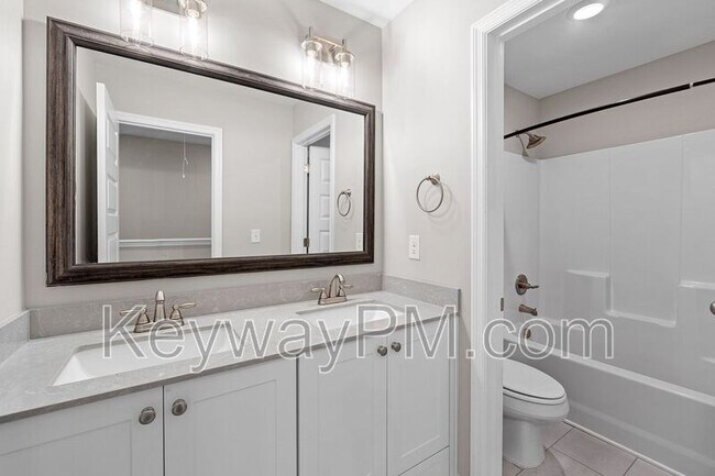 Building Photo - 124 Canton Park Ave