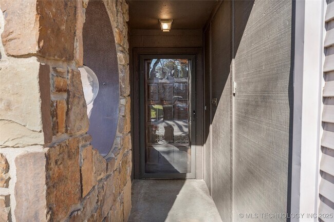 Building Photo - 3712 S Madison Ave