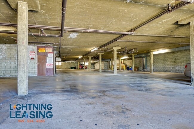 Building Photo - 10250 Commerce Ave