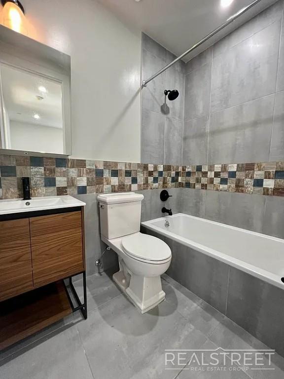 Building Photo - Bedford Avenue