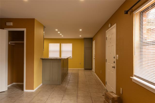 Building Photo - 4938 Blue Water Cir