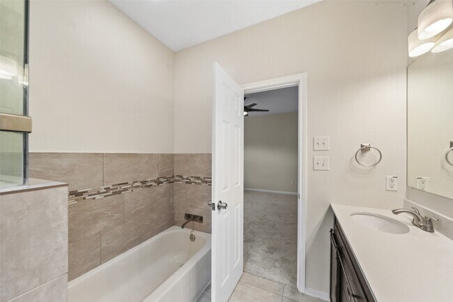 Building Photo - 16918 Glenheath St