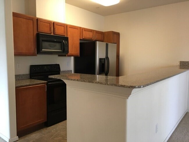 Building Photo - Bella Rose Condo