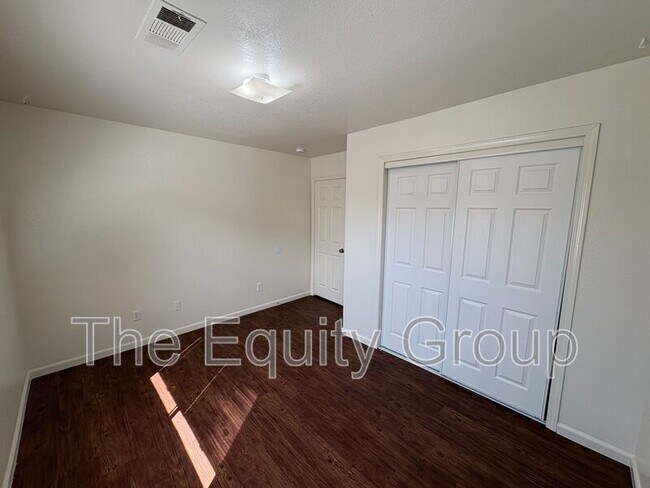 Building Photo - 1747 W Connelly Ave