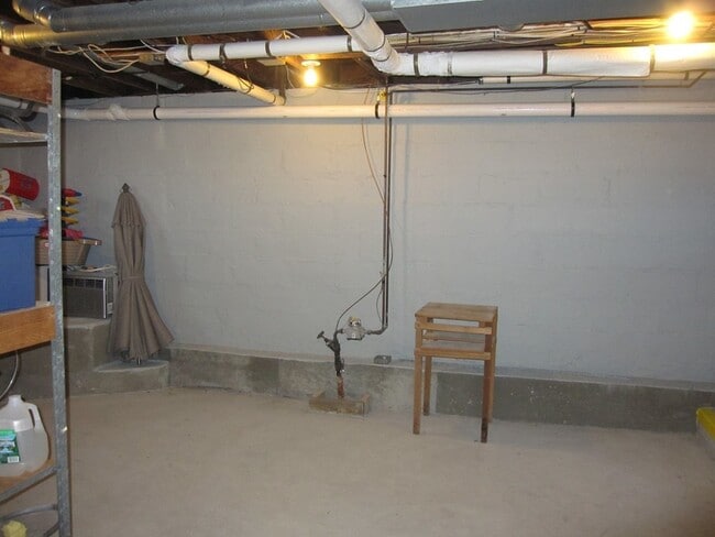 Building Photo - 41 Richwood St