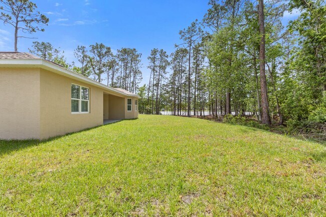 Building Photo - Home for rent on the lake !