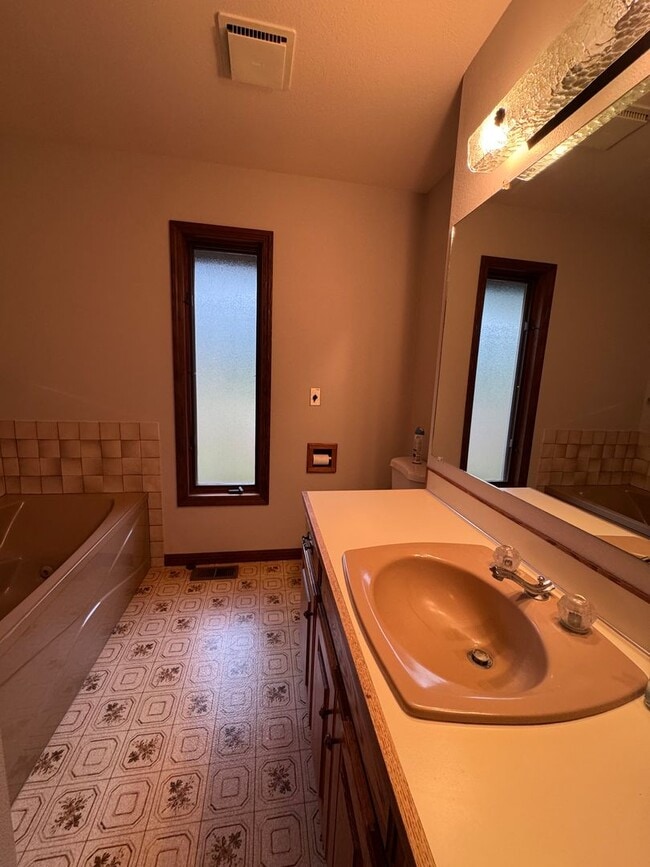 Building Photo - 21635 SW Elwert Rd