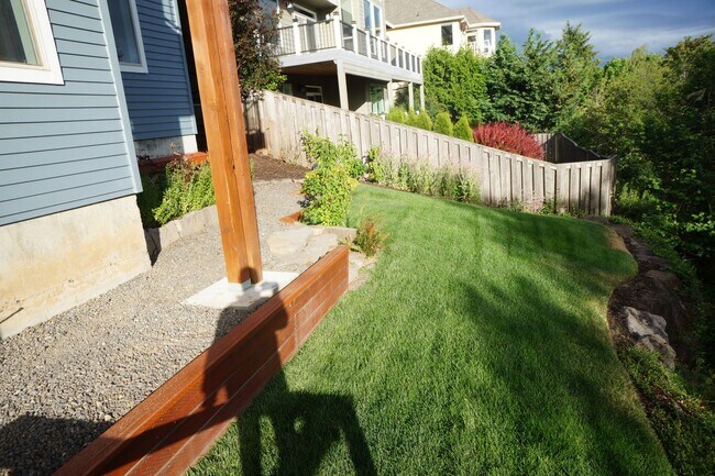 Building Photo - Exquisite NW Portland 4 bedroom with panoramic views