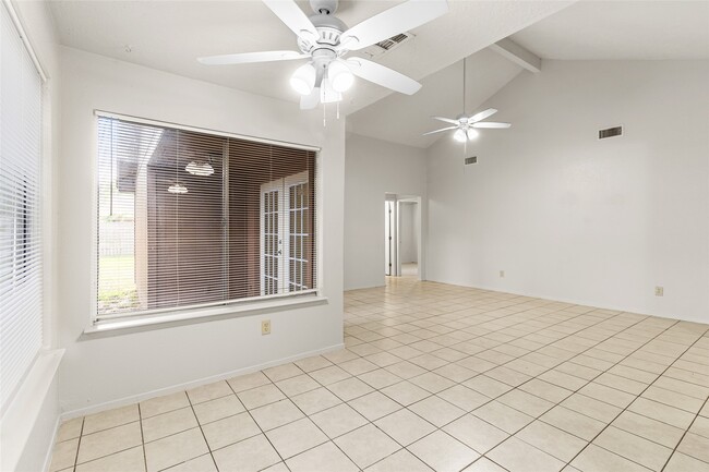 Building Photo - 9811 Mill Shadow Dr