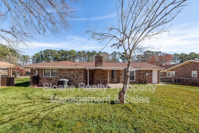 Building Photo - 176 Foxborough Rd