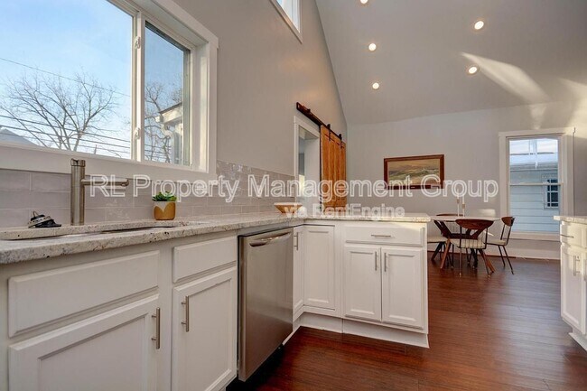 Building Photo - 451 S 22nd St