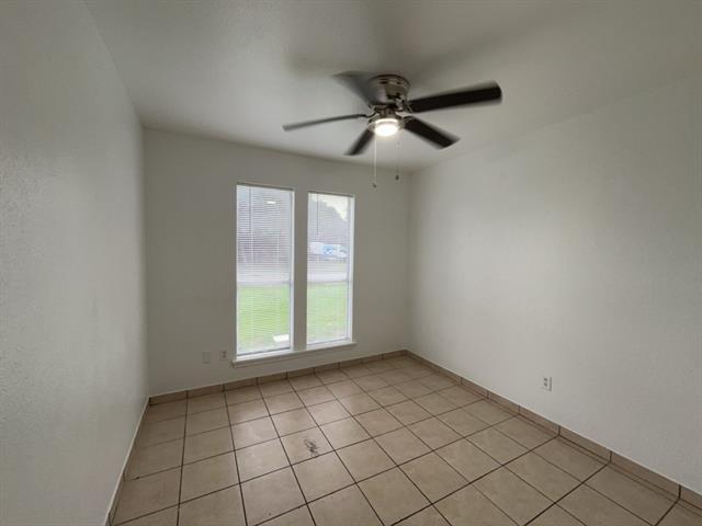 Building Photo - 112 Mesa Dr