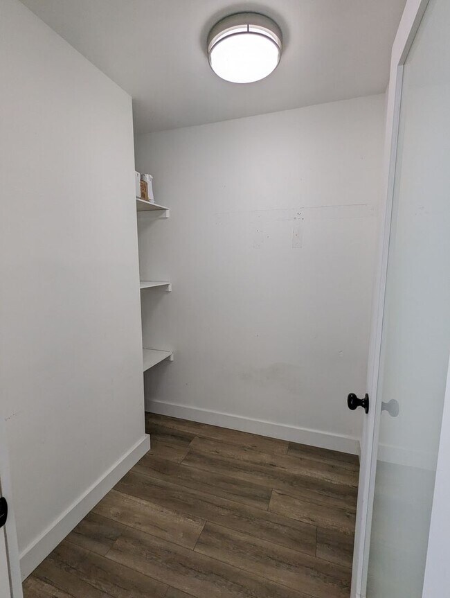 Building Photo - Beautiful Three Bedroom