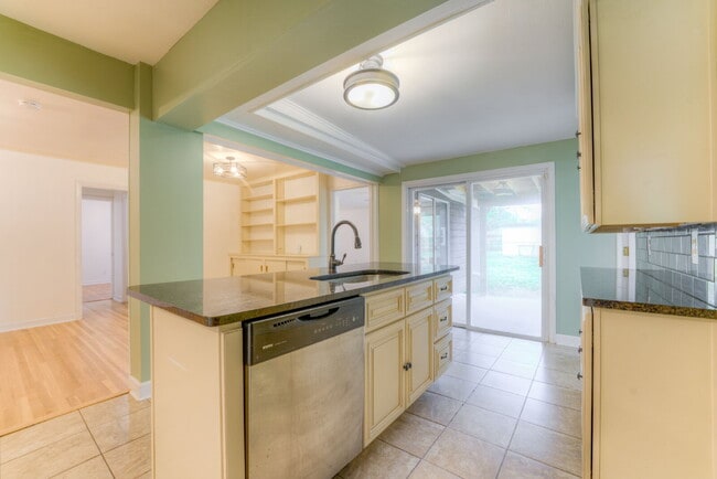 Building Photo - "Charming 4-Bedroom Sanctuary on Boyce Roa...