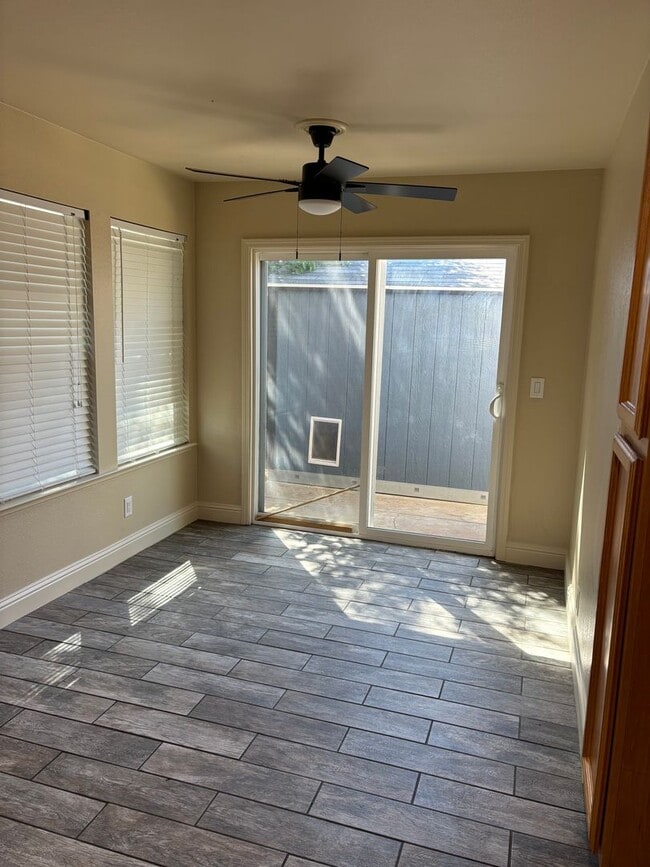 Building Photo - 1748 River Run Dr