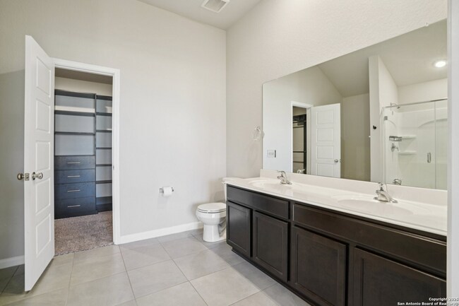 Building Photo - 7019 Vista Lp