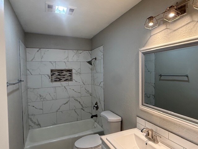 Building Photo - 5056 Clear Springs Dr