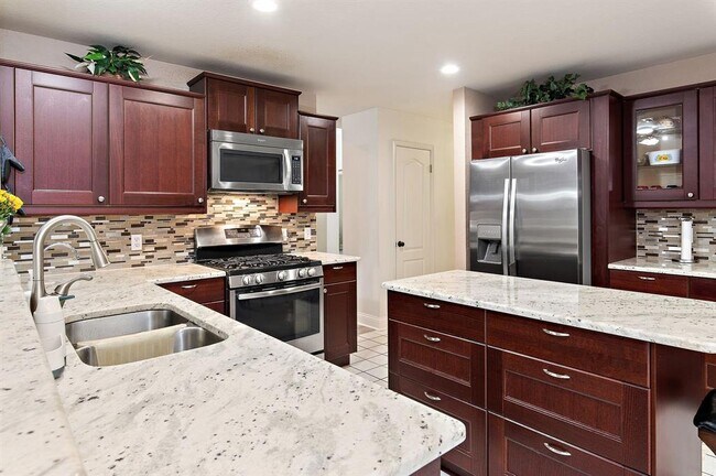 Building Photo - 2805 Cortez Dr
