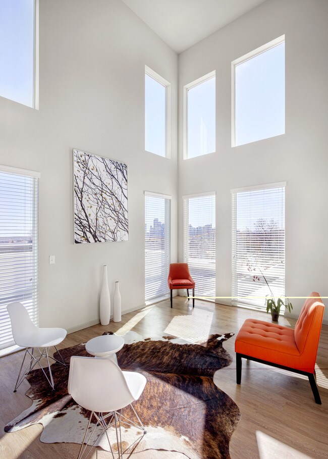 Interior Photo - Tejon Heights