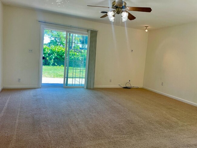 Building Photo - 1375 Mitchell Ln