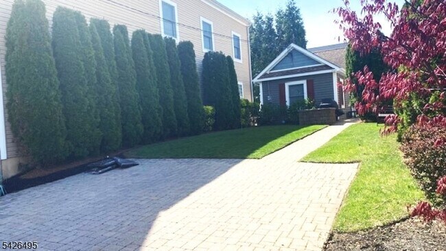 Building Photo - 217 Newark Ave