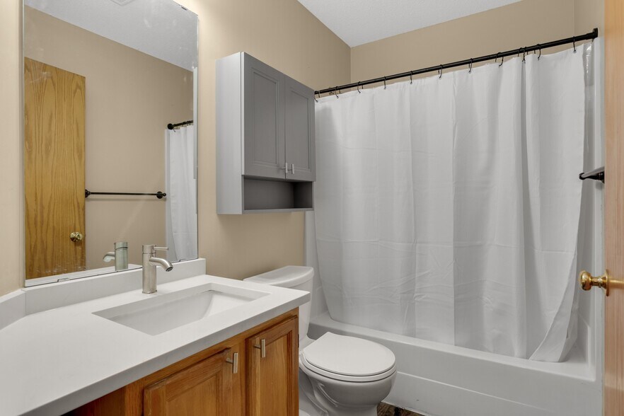 Building Photo - 2403 Brenner Ct