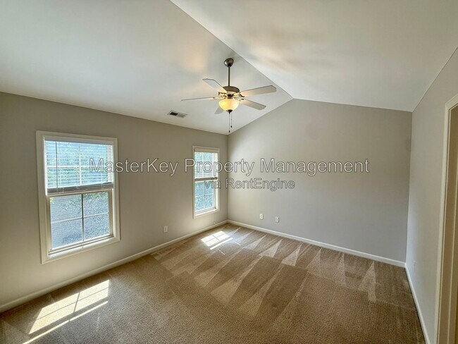 Building Photo - 533 Matheson Place