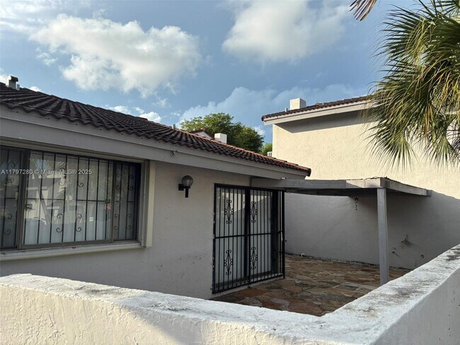 Building Photo - 744 NW 106th Ave