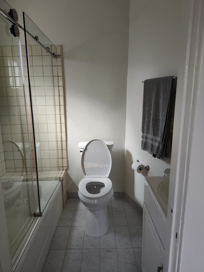 Building Photo - 1145-1142 Nowita Pl