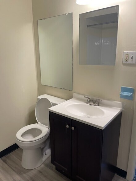 Building Photo - 221 Cookstown New Egypt Rd