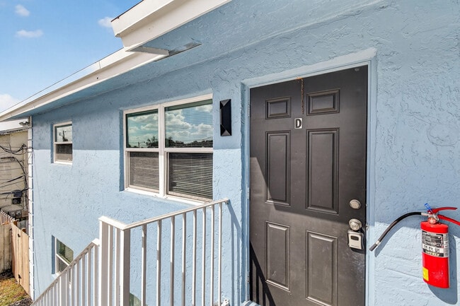 Building Photo - 1618 W 26th Ct