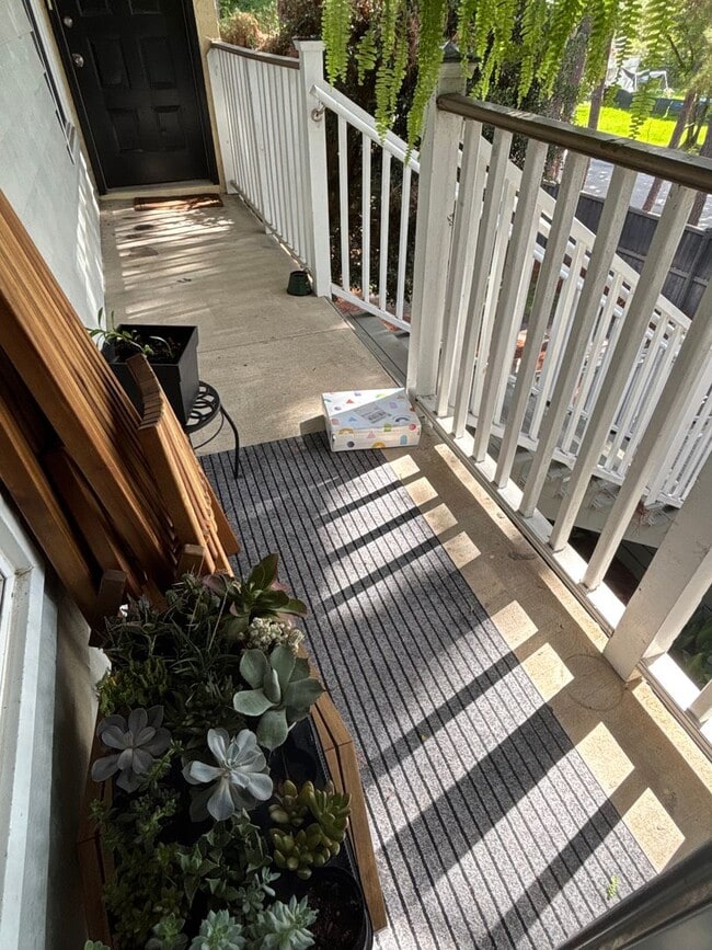 Building Photo - 2 Bedroom, 2 Bathroom Condo in Woodscape -...