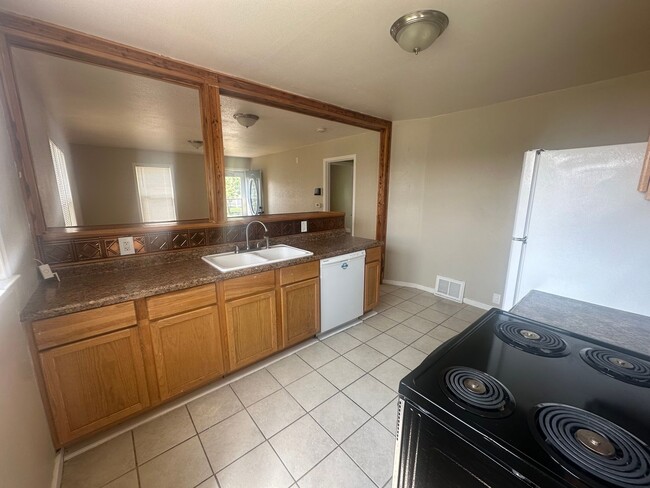Building Photo - Ready Middle of January! Two bedrooms, one quarter bathroom home, pet friendly, central air!