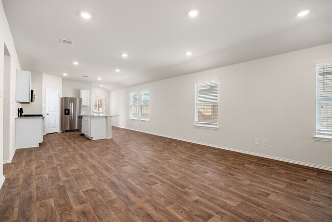 Building Photo - Beautiful 3 Bed Home in Preserve at Medina | Granite Counters, Covered Patio & Community Amenities