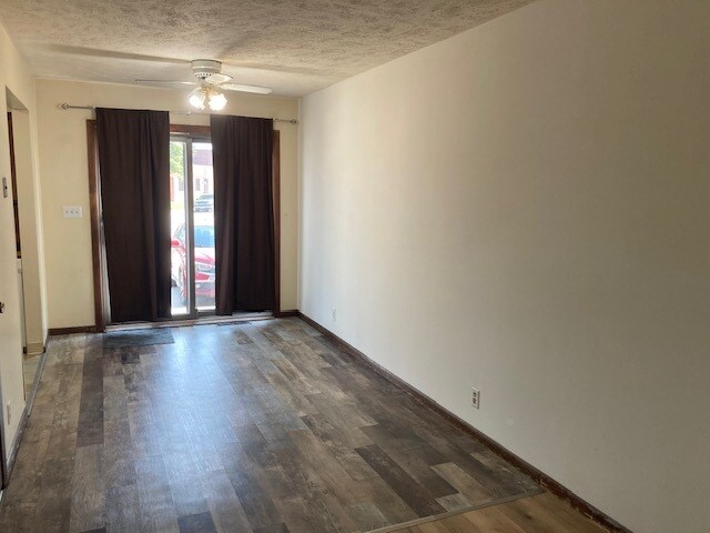 Building Photo - 2811 W Koenig St