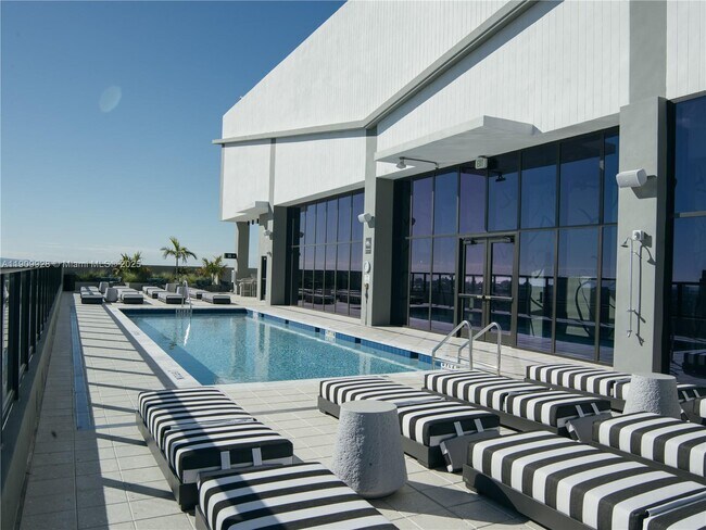 Building Photo - 307 SW 5th St