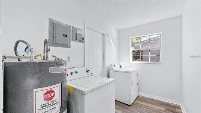 Building Photo - 4447 Ivey Ct