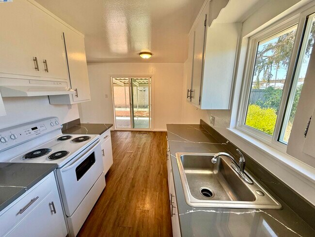 Building Photo - 809 Coburn Ct