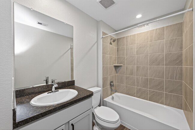 Building Photo - 11933 Summer Oak Trl