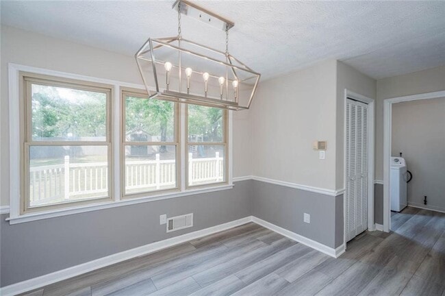 Building Photo - 3281 Mitsy Forest Way NE